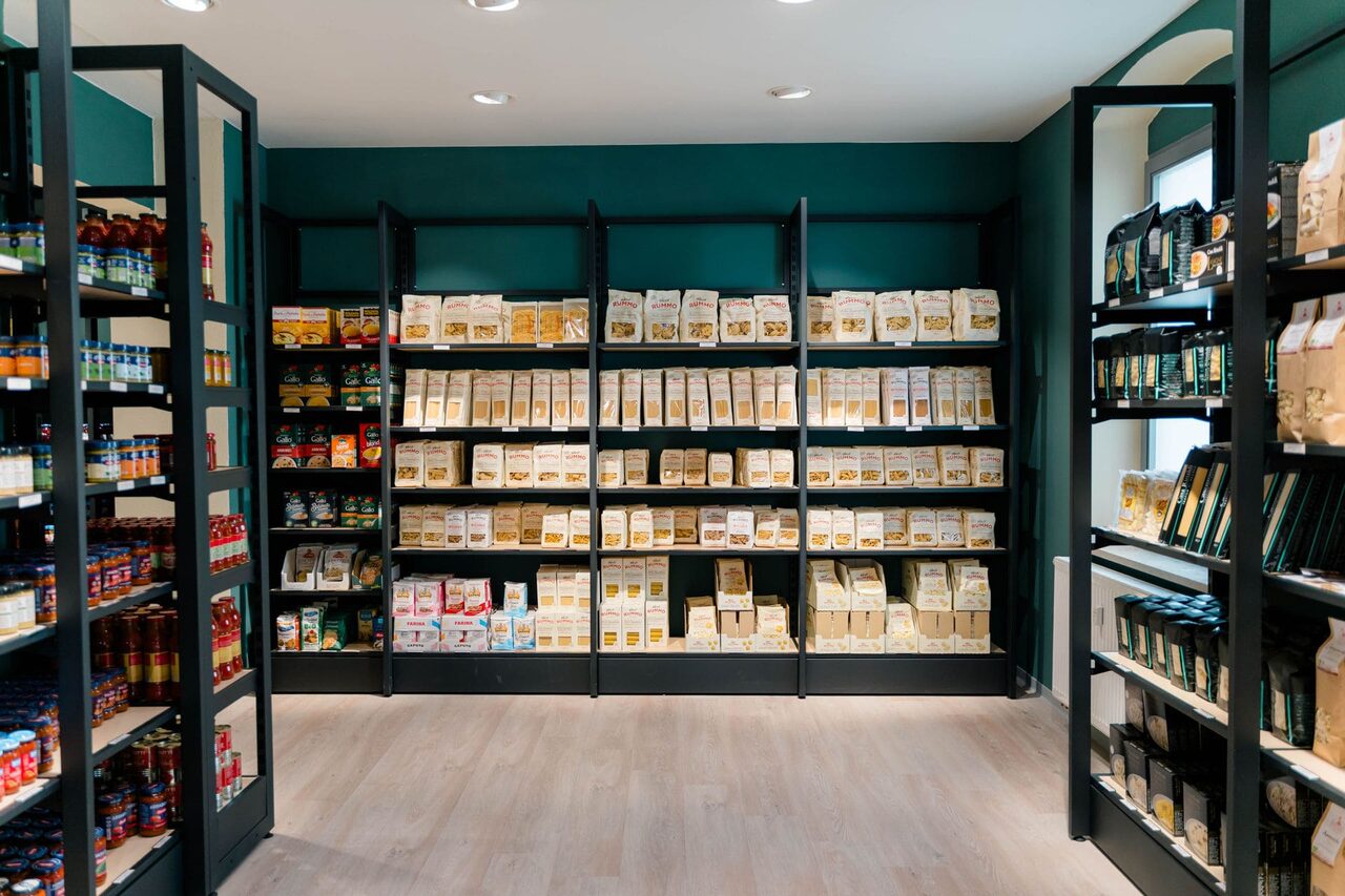 Große Auswahl italienischer Pasta im Mercato Amami Italia in Weiden